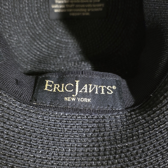 Eric Javits Hampton Squishee Straw Hat in Original Black - Picture 4 of 4